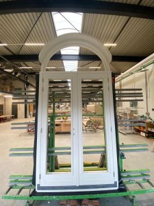 Levering ronde kozijnen Levering ronde kozijnen